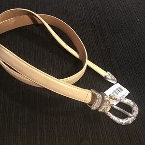 New Brighton women’s leather belt